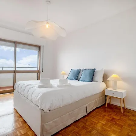 Front Av Dos Banhos *