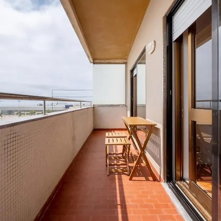 Front Av Dos Banhos *