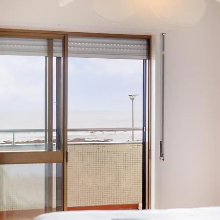 Front Av Dos Banhos Apartmán *