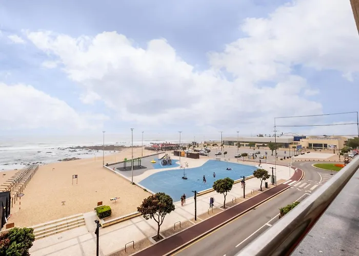 Front Av Dos Banhos Apartment