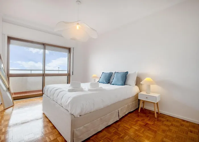 Front Av Dos Banhos *